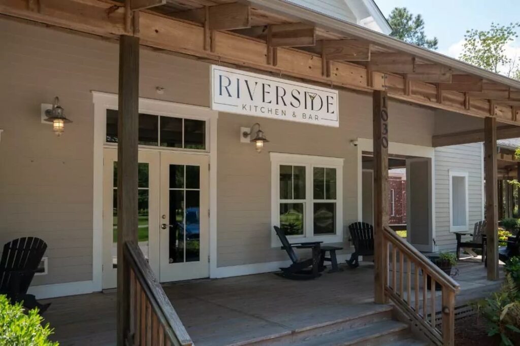 Riverbluffs Riverside Restauraunt