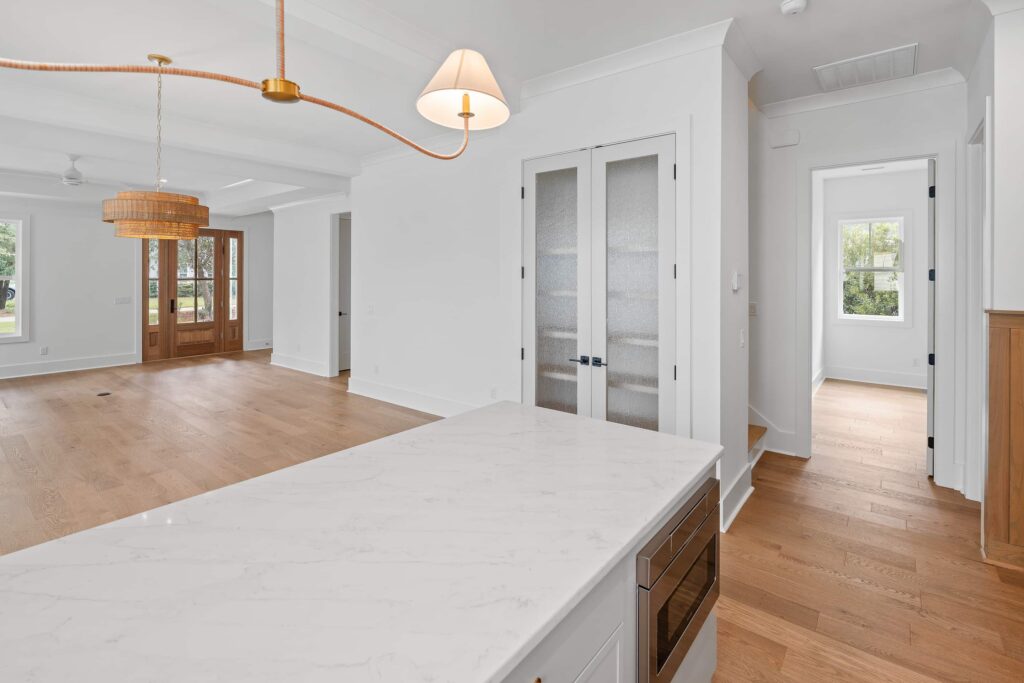 305 Jenoa Dr open living