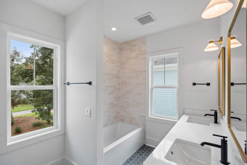 305 Jenoa Dr bathroom 2